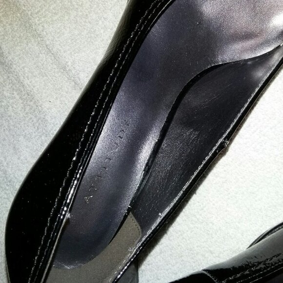 Women's Dress Shoes with Attitude - Picture 2 of 8